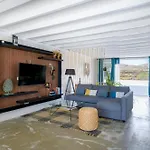 Cocomar Ii- Luxurious Loft, Just The Ocean And Volcano Апартаменты